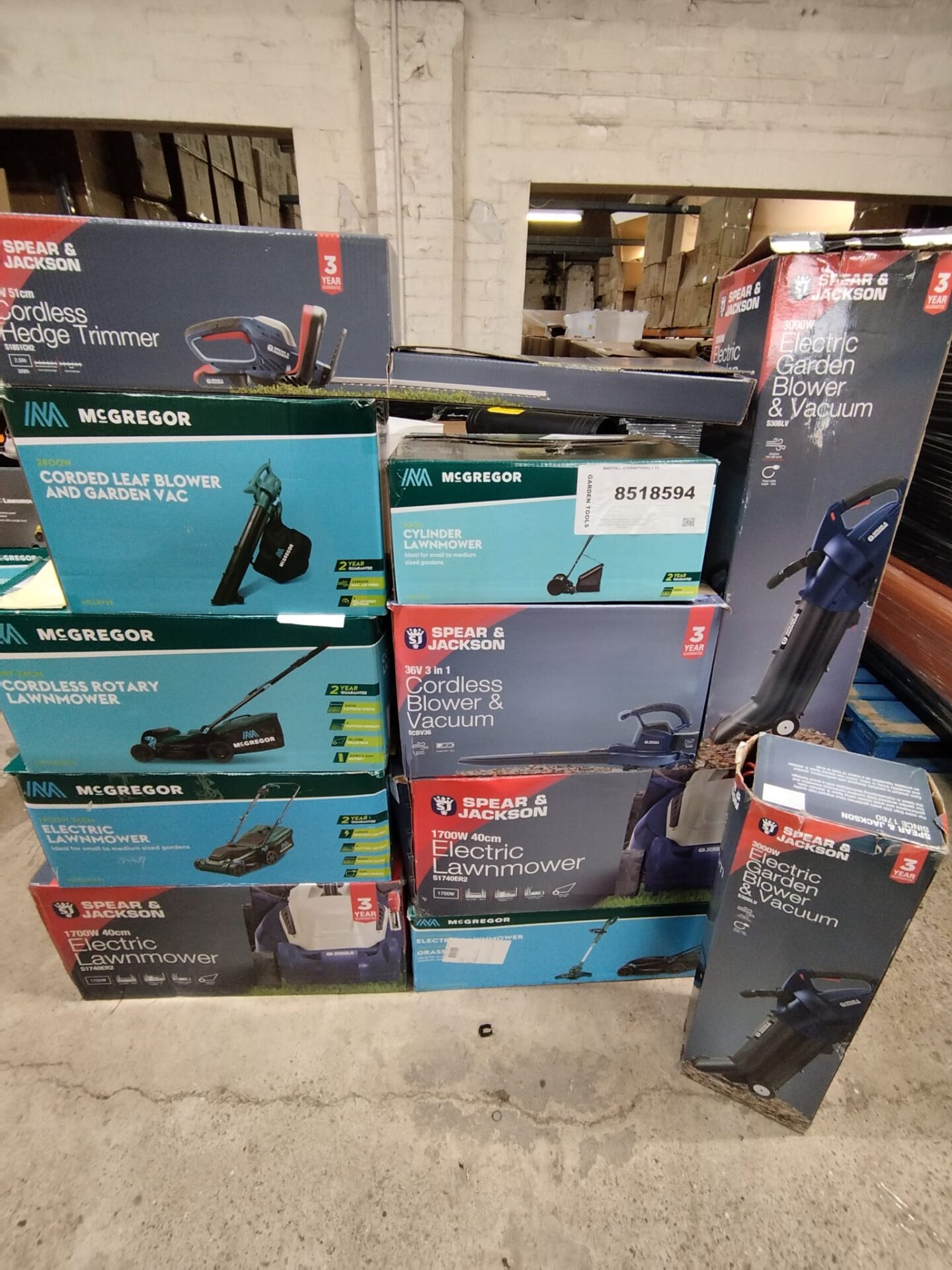 EX CAT HIGH ST GARDEN TOOLS RETURNS PALLET 8518594