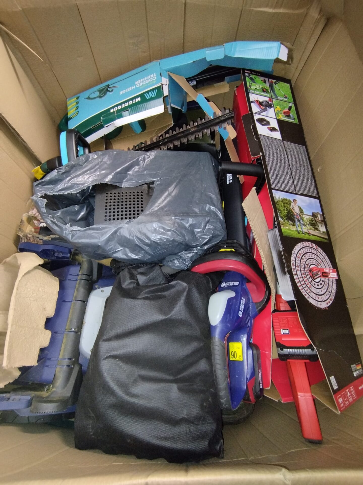 EX CAT HIGH ST GARDEN TOOLS RETURNS PALLET 8501865