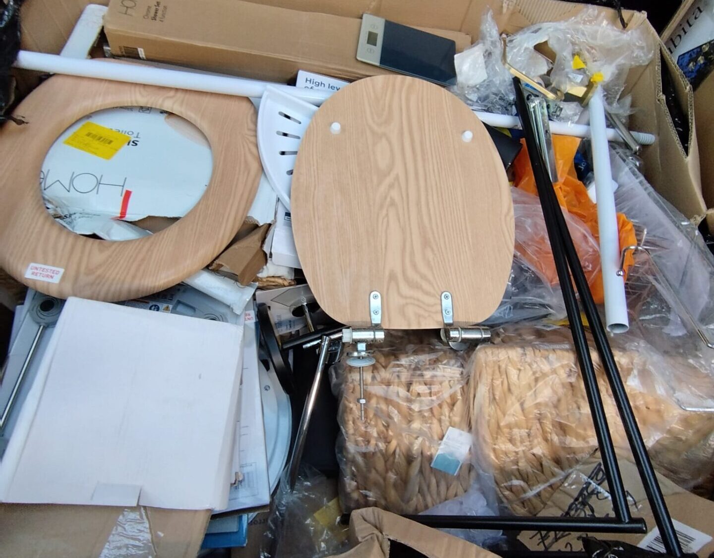 EX CAT HIGH ST BATHROOM RETURNS PALLET 7283389