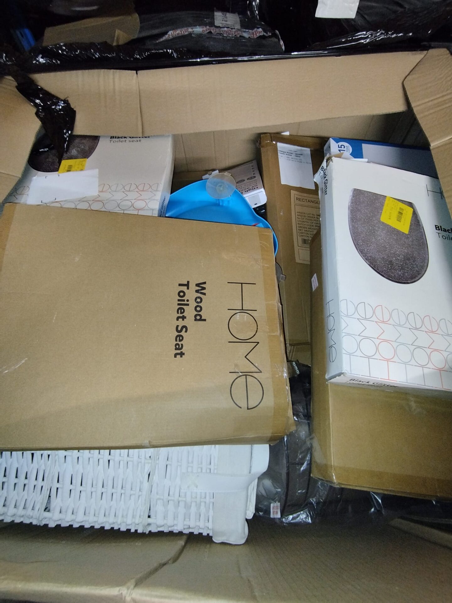 EX CAT HIGH ST BATHROOM RETURNS PALLET 8364211