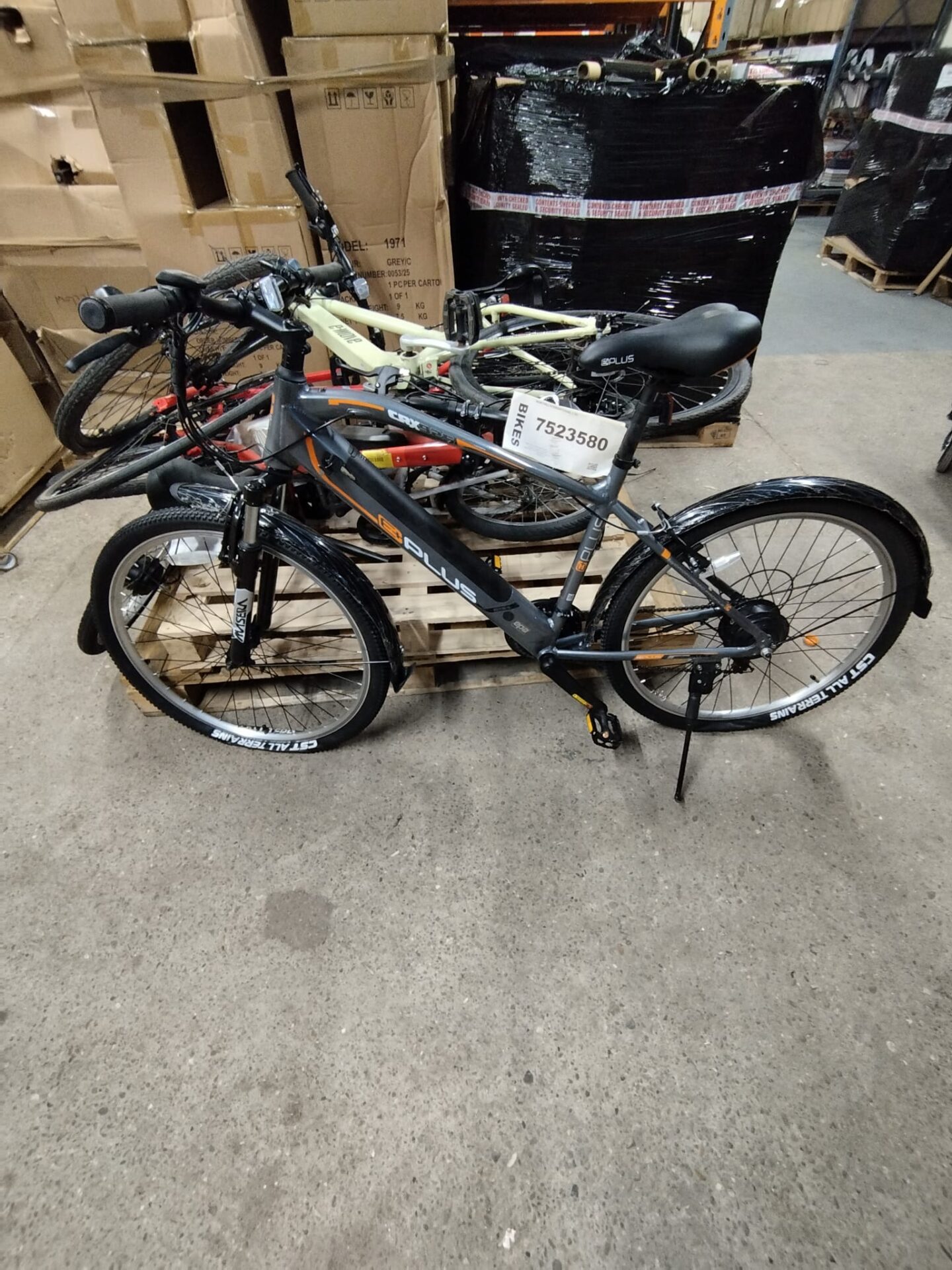 EX CAT HIGH ST BIKES RETURNS PALLET 7523580