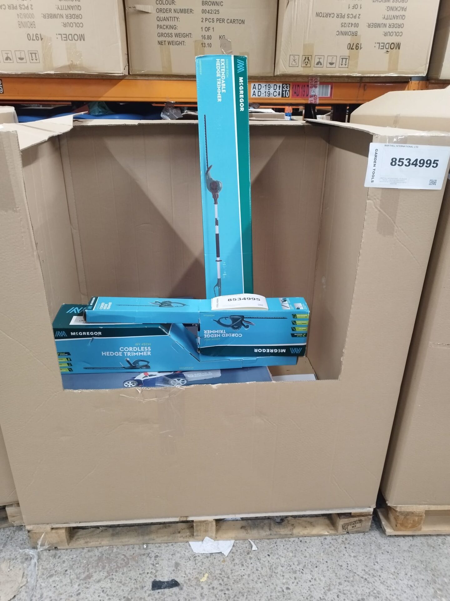 EX CAT HIGH ST GARDEN TOOLS RETURNS PALLET 8534995