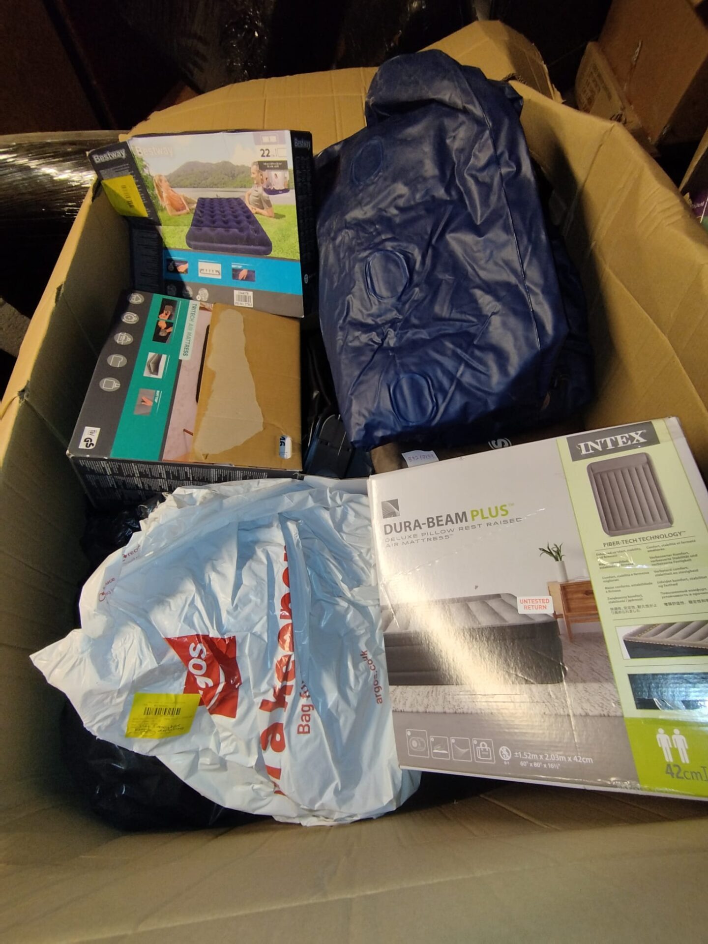 EX CAT HIGH ST AIRBEDS RETURNS PALLET 8349721
